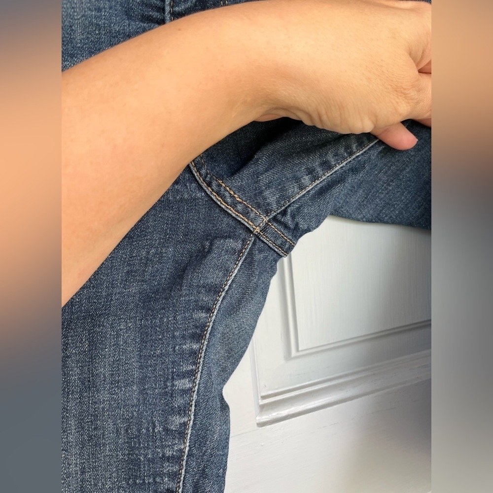 Denizen from Levi's Totally Shaping Capris Blue Jean Capri, Misses Size 4 - Picture 6 of 12